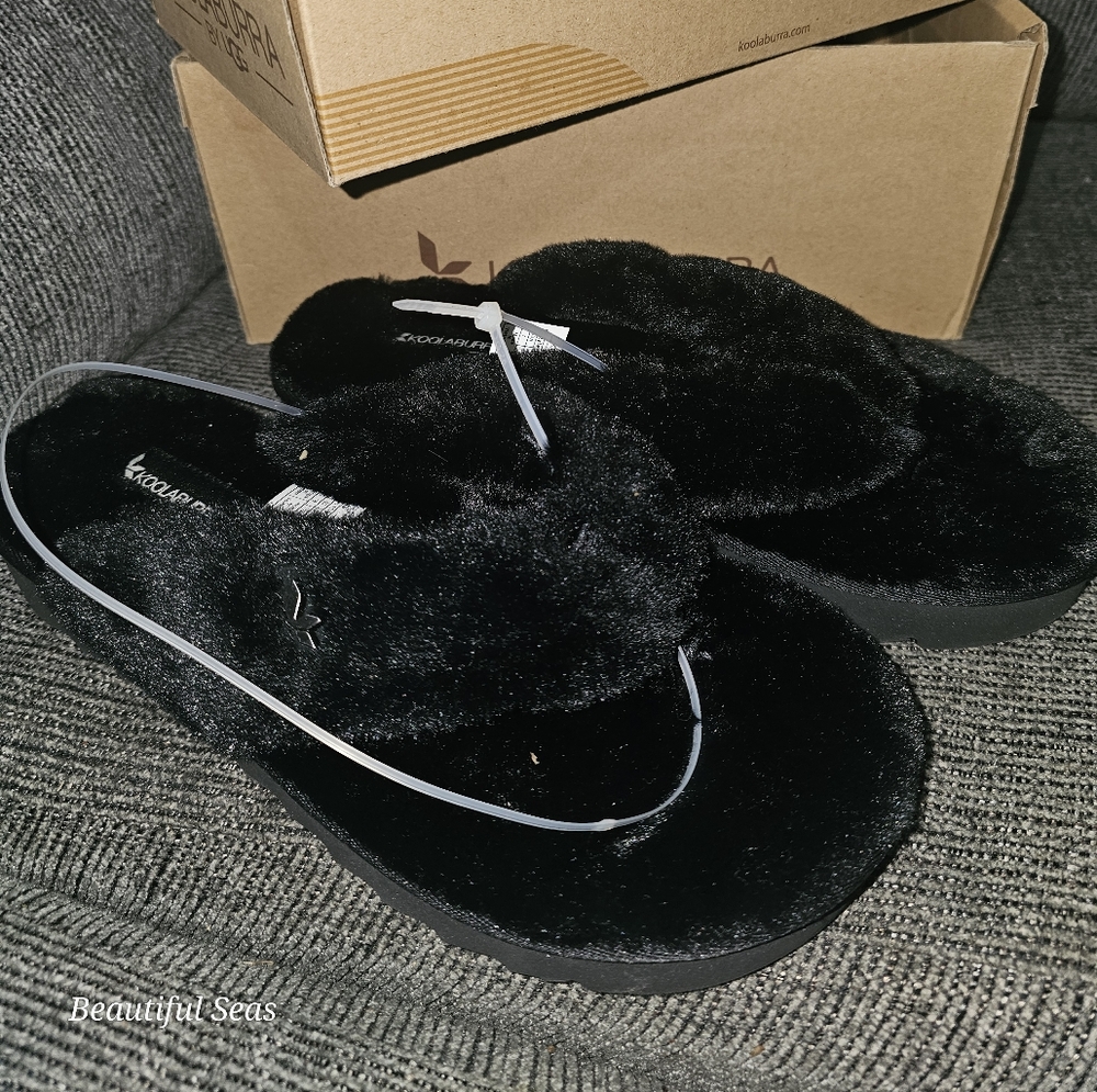 Brand new fux fur flip flops